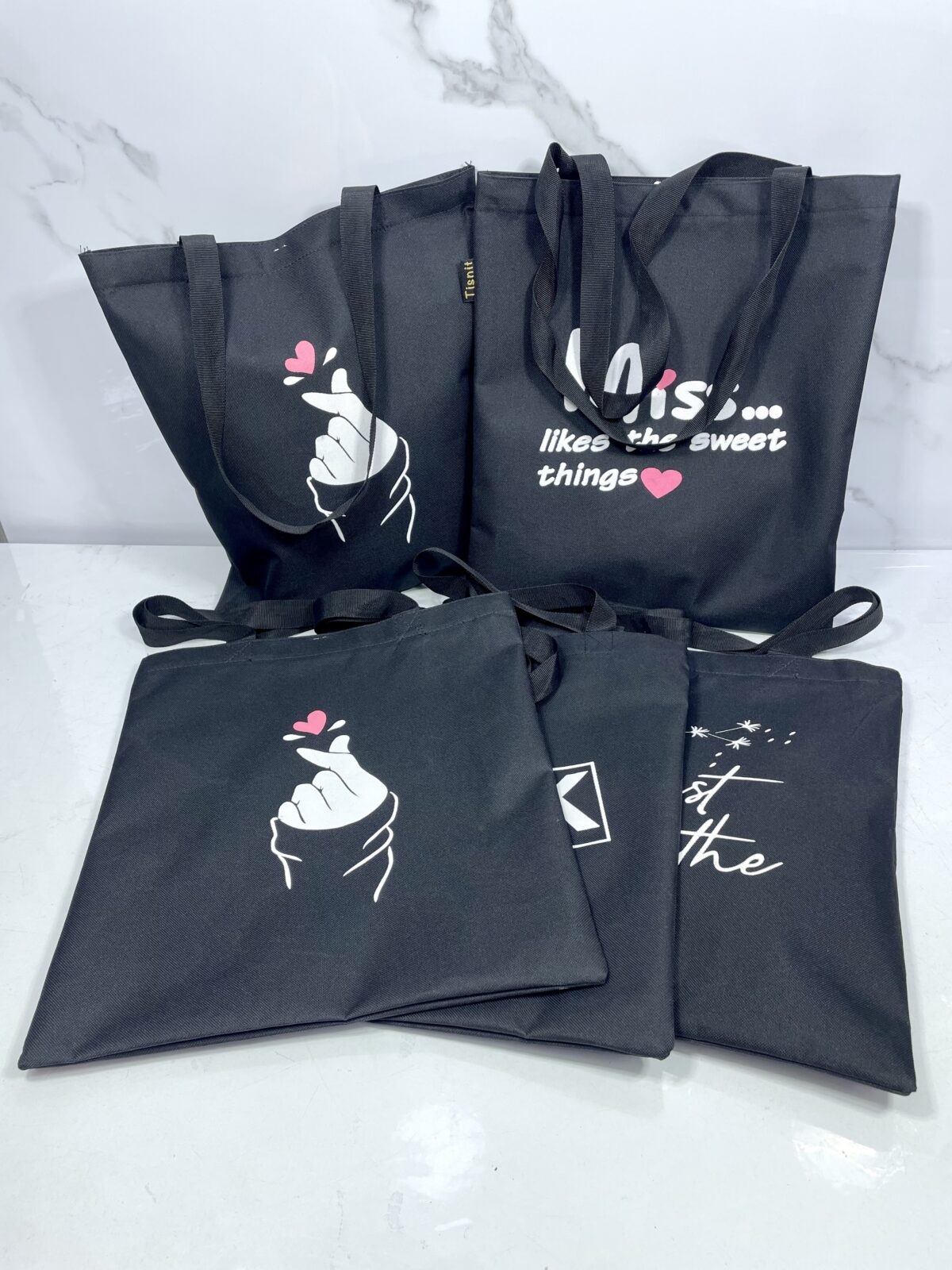 ⁦Sac fille noire 37/33cm حقيبة⁩ - الصورة ⁦1⁩