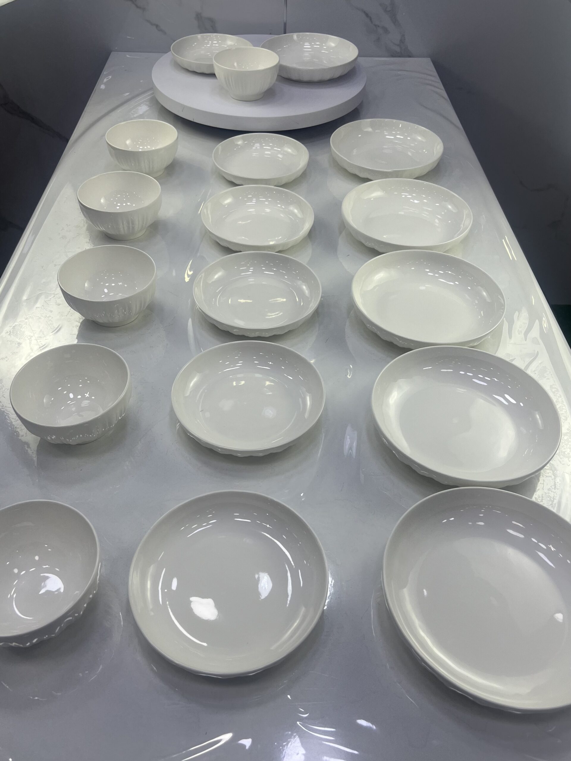 IMG_8938 service de table crm blanc 18pcs – Image 1